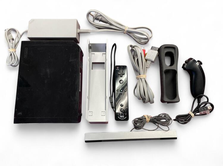 Nintendo Wii System Console (RVL-101) NOT Compatible with Gamecube (Tested & Work) (used)