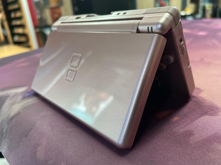 Nintendo DS Lite System Console USG-001 (Tested & Working Very Good Condition) (used)