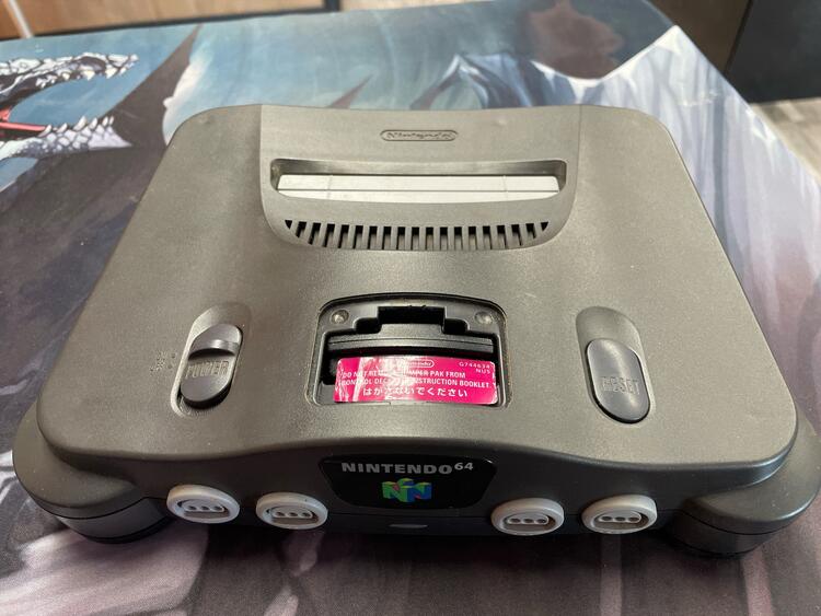 Nintendo 64 Home Console System Complete in Box With Very Tight Original Joystick (used)
