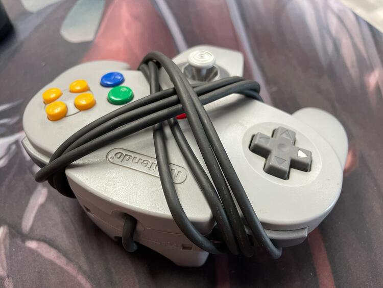 Nintendo 64 Home Console System Complete in Box With Very Tight Original Joystick (used)