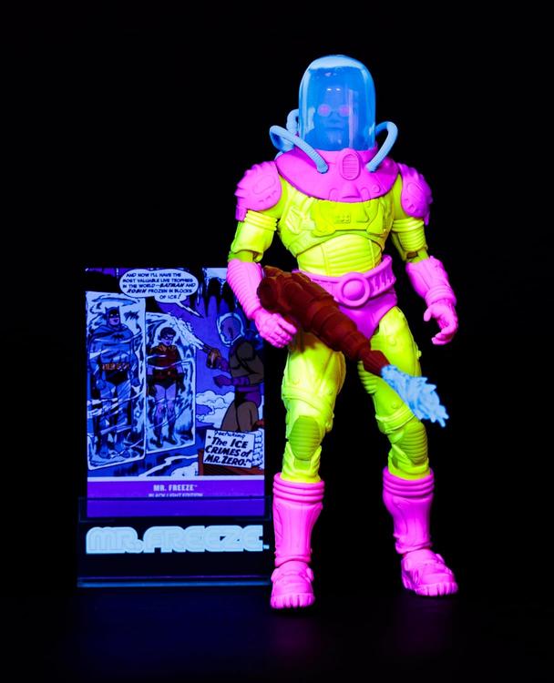 McFarlane - Gold Label collection  -  Figurine action de 17.8cm  -  DC Multiverse  -  The Ice Crimes of Mr. Zero  -  Mr. Freeze Black Light Edition (Authenticated Limited Edition - 7350 Pcs)