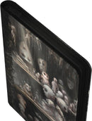 Ultimate Guard - Zipfolio 360 18-Pocket Cards Xenoskin - Magic The Gathering - Duskmourn: House of Horror - Dollmaker's Shop