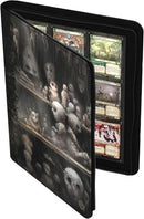 Ultimate Guard - Zipfolio 360 18-Pocket Cards Xenoskin - Magic The Gathering - Duskmourn: House of Horror - Dollmaker's Shop