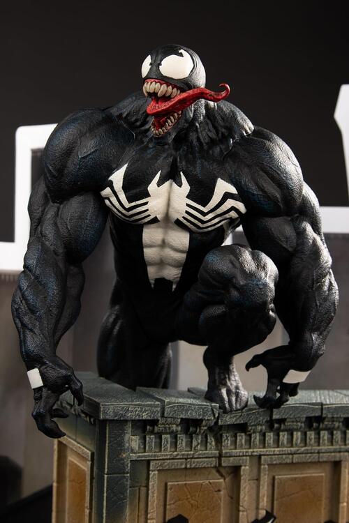 McFarlane Toys - 30cm Figurine Statue With Comic Book - Marvel Venom Inspired by Venom Issue