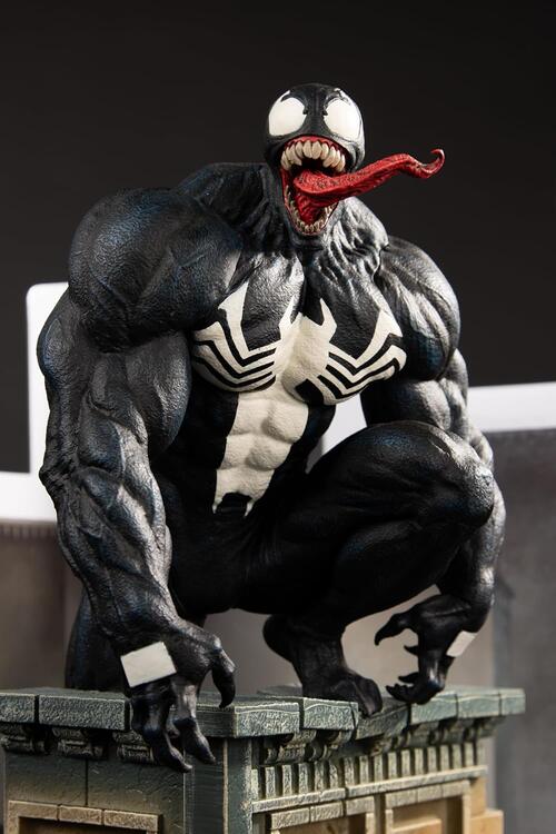 McFarlane Toys - 30cm Figurine Statue With Comic Book - Marvel Venom Inspired by Venom Issue