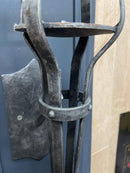 Suporte para Vela Medieval em Ferro Forjado Gótico Sólido