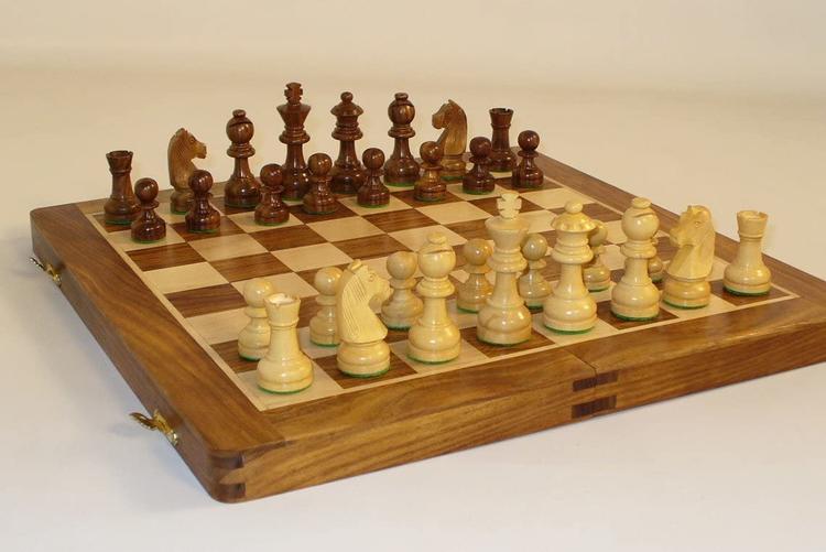 Jeu d'échec repliable en bois de 35.6cm