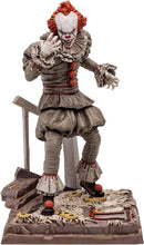 McFarlane Toys - Movie Maniacs  -  Figurine statue de 15.2cm  -  Pennywise  (Authenticated Limited edition of 10,700 pieces)