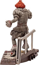 McFarlane Toys - Movie Maniacs  -  Figurine statue de 15.2cm  -  Pennywise  (Authenticated Limited edition of 10,700 pieces)